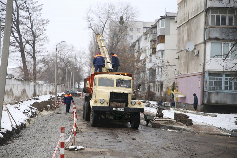 На автодорогах Кременчуга продолжаются ремонтные работы фото 3