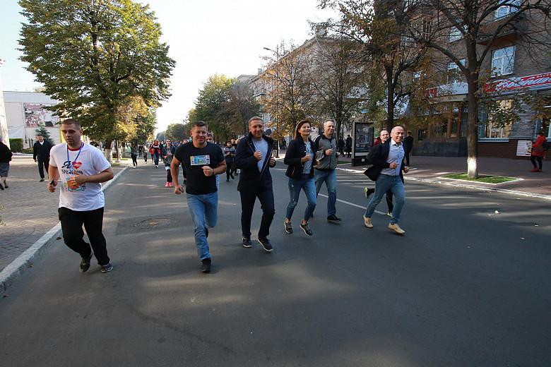 В День города состоялся патриотический пробег «Я люблю Кременчуг» фото 36